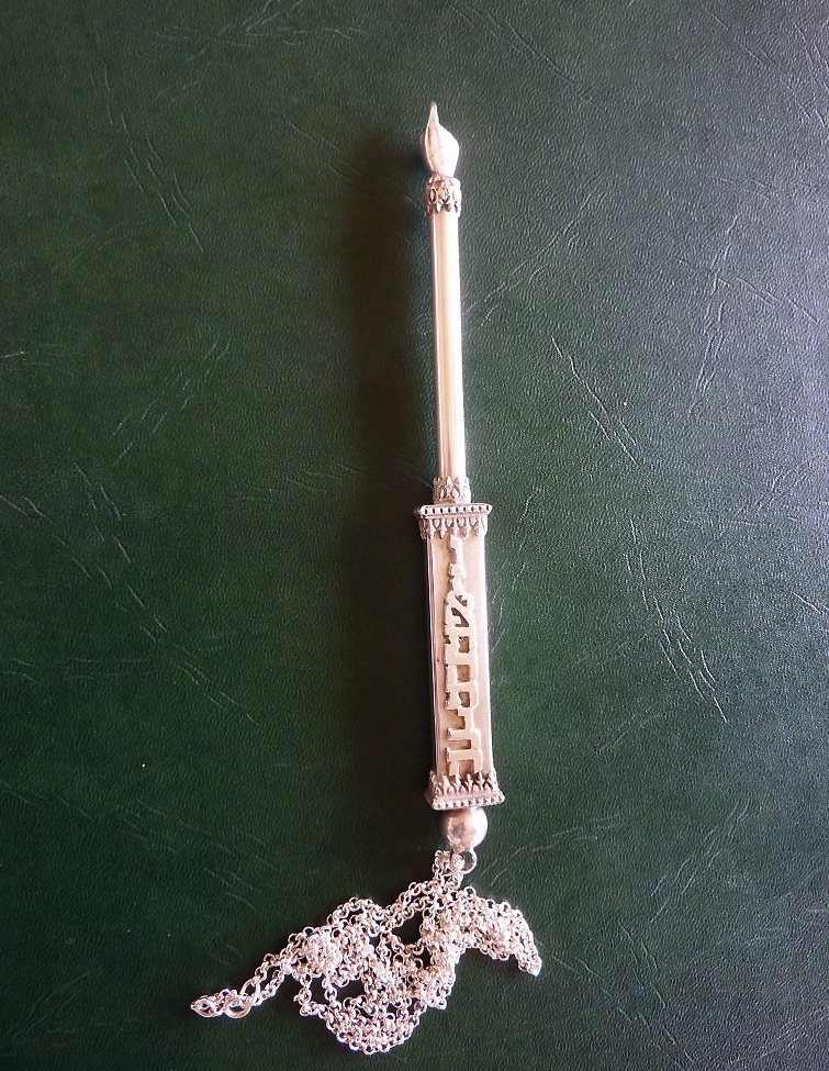 Yad of Kehillat Kernow, photo taken by Leslie Lipert, May 2012